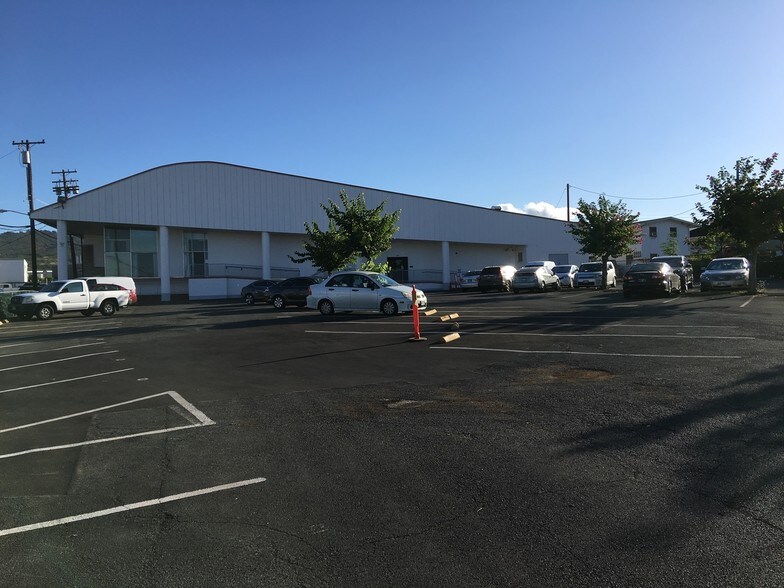 2200 Kamehameha Hwy, Honolulu, HI à louer - Photo de l’immeuble – Image 3 sur 12