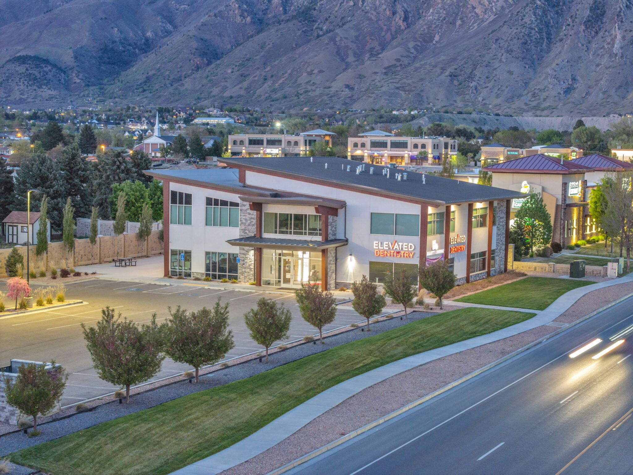 11020 N 5500 W, Highland, UT à louer Photo de l’immeuble– Image 1 sur 22