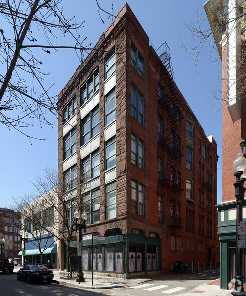 The Moulton Hall Condominiums portefeuille de 3 biens à vendre sur LoopNet.fr - Photo de l’immeuble – Image 1 sur 13