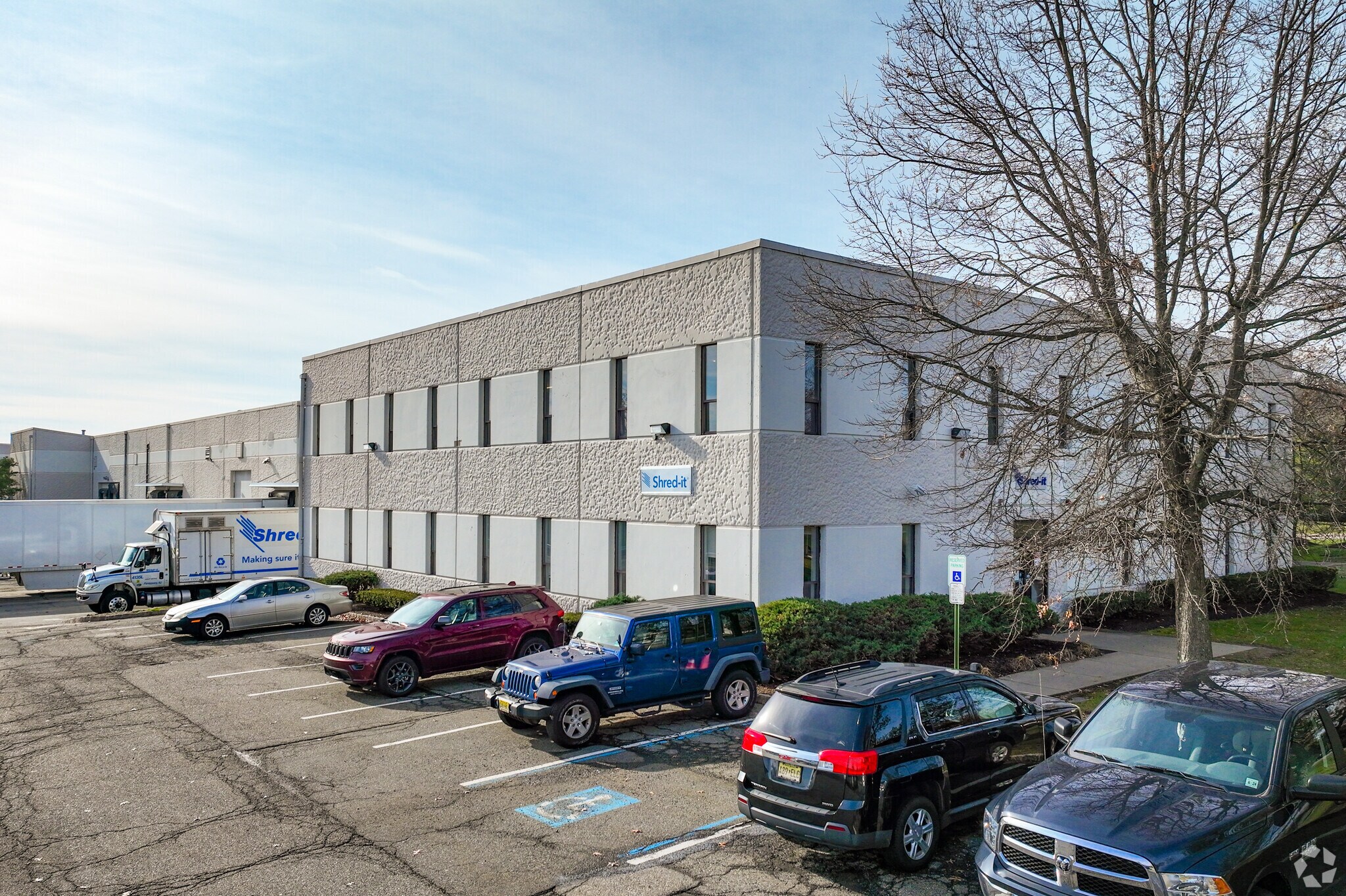 81 Walsh Dr, Parsippany, NJ à louer Photo principale– Image 1 sur 6