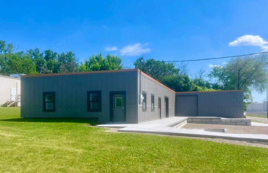 76 21st St, Newport, MN à vendre - Photo de l’immeuble – Image 2 sur 6