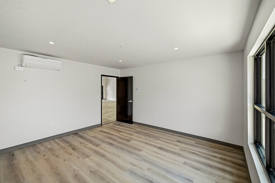 1093 N Parkinson St, Eagle, ID à vendre - Photo intérieure – Image 2 sur 11