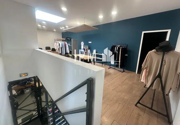 Local d’activités dans Aubagne à louer - Photo de l’immeuble – Image 3 sur 7
