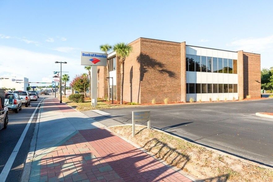189 Eglin Pky NE, Fort Walton Beach, FL à louer - Photo de l’immeuble – Image 2 sur 9