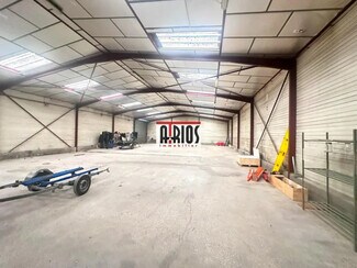 Plus de détails pour Industriel/Logistique à louer