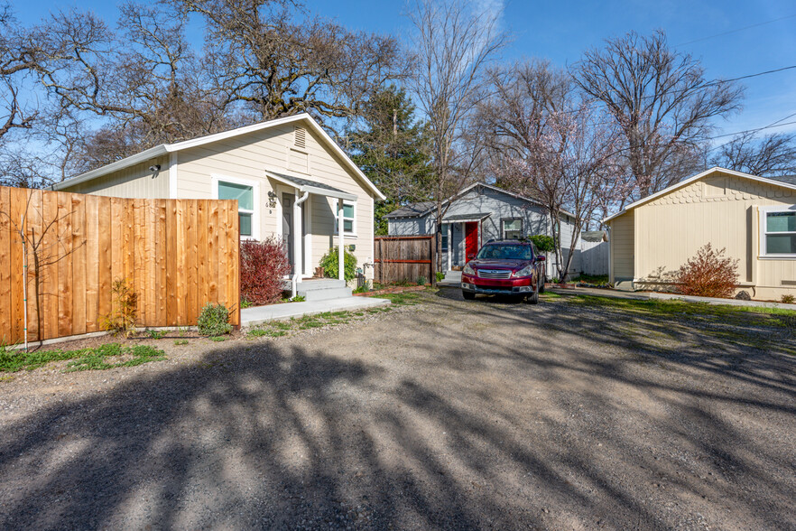 680 N State St, Ukiah, CA à vendre - Photo de l’immeuble – Image 2 sur 18