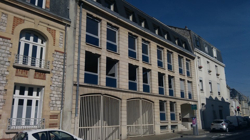 Bureau dans Reims à louer - Photo de l’immeuble – Image 1 sur 8