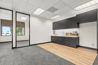 2151 Michelson Dr, Irvine, CA à louer Photo intérieure– Image 1 sur 6