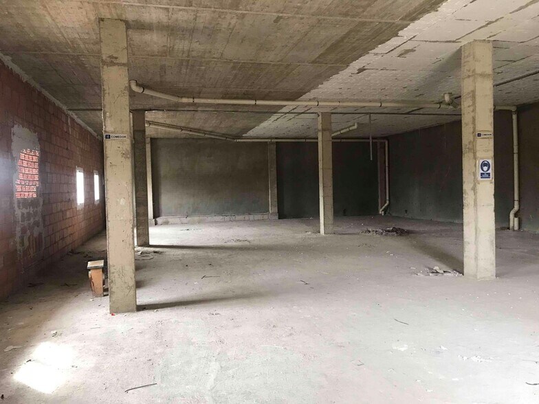 Local commercial dans San Sebastián de los Reyes, Madrid à vendre - Photo de l’immeuble – Image 3 sur 8