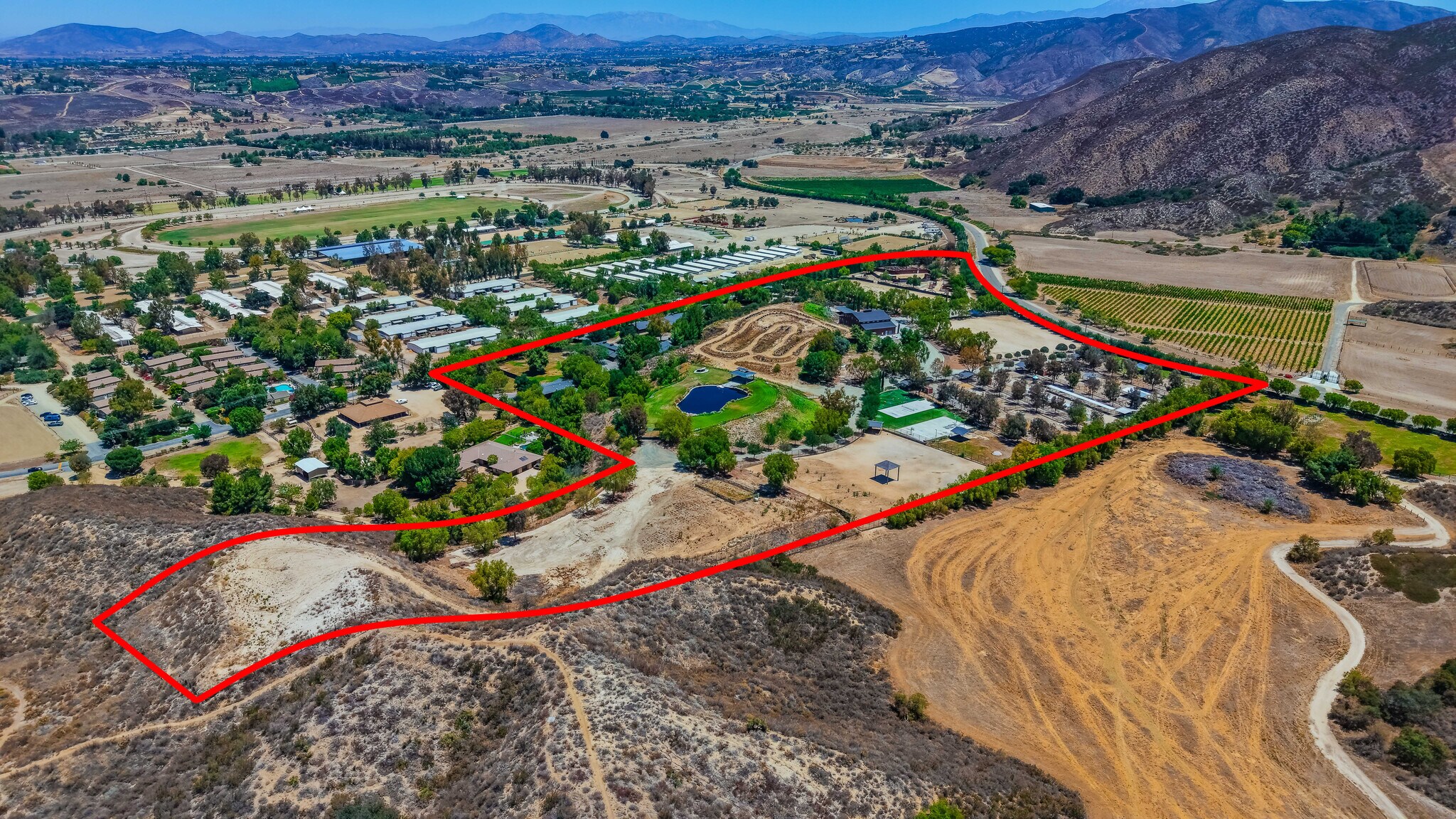 38831 Pauba Rd, Temecula, CA à vendre Photo de l’immeuble– Image 1 sur 178