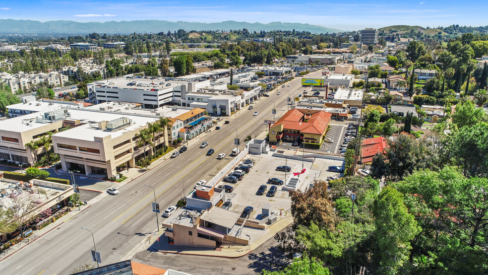 21720-21732 Ventura Blvd, Woodland Hills, CA à louer - Aérien – Image 3 sur 15