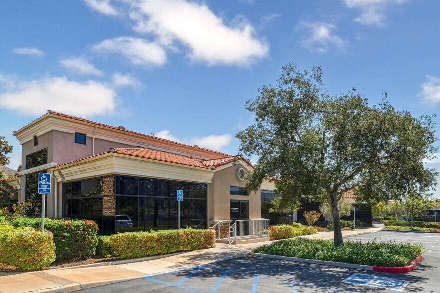 3215 Old Conejo Rd, Newbury Park, CA à vendre - Photo de l’immeuble – Image 3 sur 43