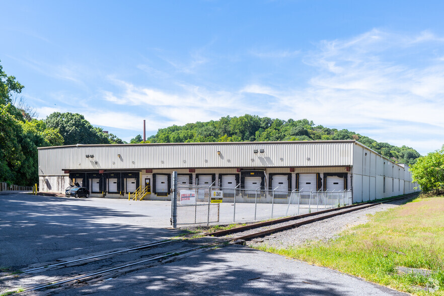 600 Brighton St, Bethlehem, PA à louer - Photo de l’immeuble – Image 1 sur 1
