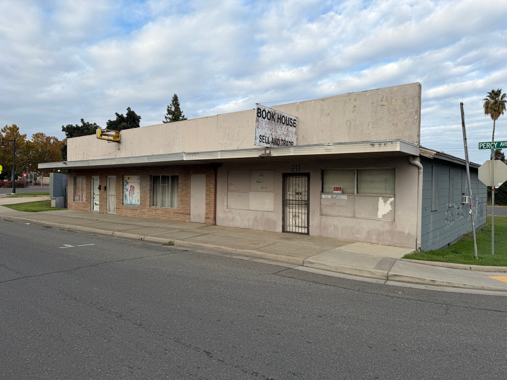 217 Percy Ave, Yuba City, CA à vendre Photo principale– Image 1 sur 69