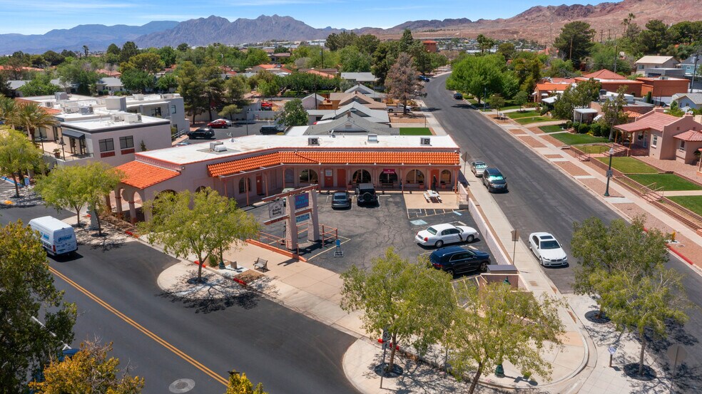 400 Nevada Way, Boulder City, NV à vendre - Photo de l’immeuble – Image 2 sur 53