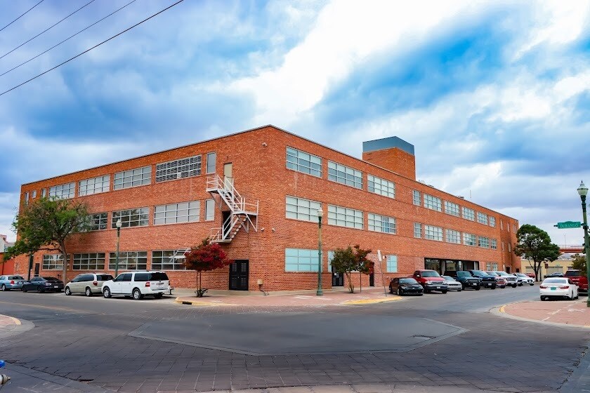 500 W Overland Ave, El Paso, TX à louer - Photo principale – Image 1 sur 26