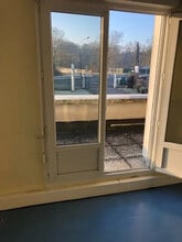 Industriel/Logistique dans La Queue-les-Yvelines à louer Photo intérieure– Image 2 sur 2