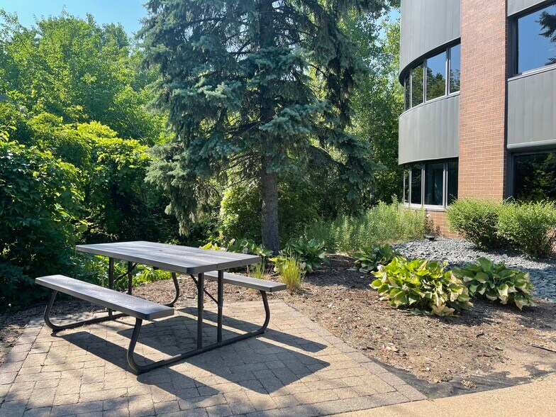 12270-12274 Nicollet Ave, Burnsville, MN à louer - Photo de l’immeuble – Image 2 sur 6
