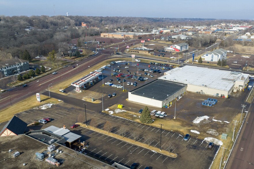 2025 S Broadway St, New Ulm, MN à louer - Photo de l’immeuble – Image 2 sur 20