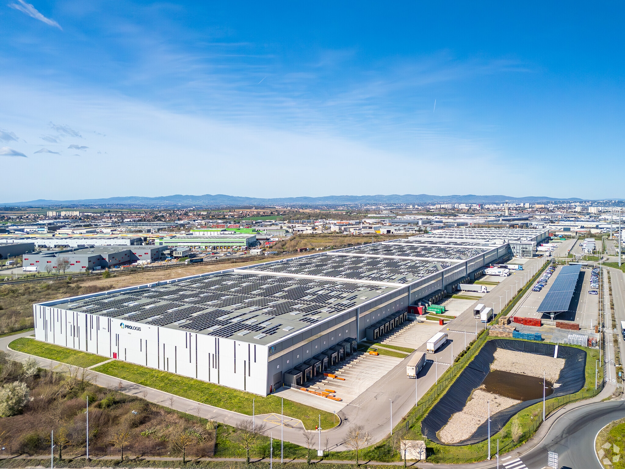 44 Boulevard Des Nations, Corbas à louer Photo principale– Image 1 sur 5