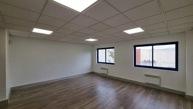 Plus de détails pour 6-8 Rue De La Closerie, Lisses - Industriel/Logistique à louer