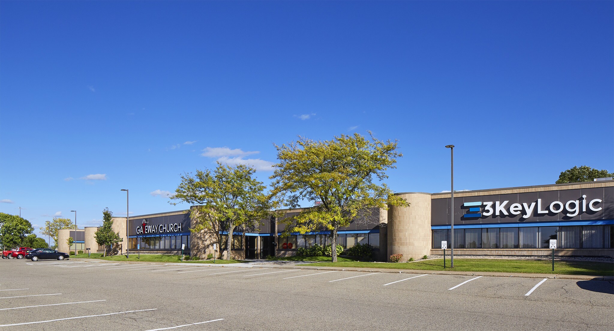 501-617 Travelers Trl, Burnsville, MN à louer Photo principale– Image 1 sur 6