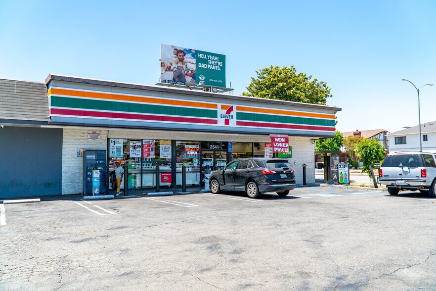 11700 Gateway Blvd, Los Angeles, CA à vendre - Photo de l’immeuble – Image 2 sur 8