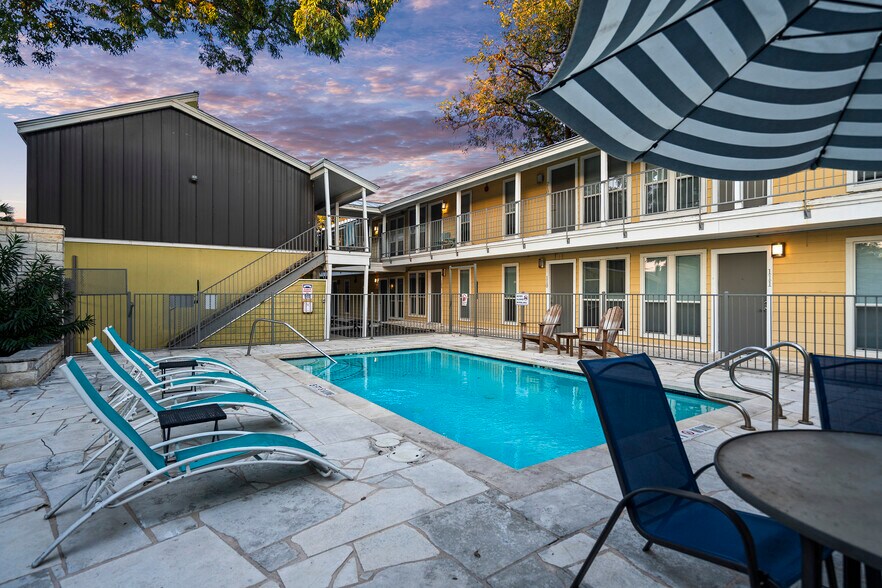 2526 Durwood St, Austin, TX à vendre - Photo de l’immeuble – Image 1 sur 71