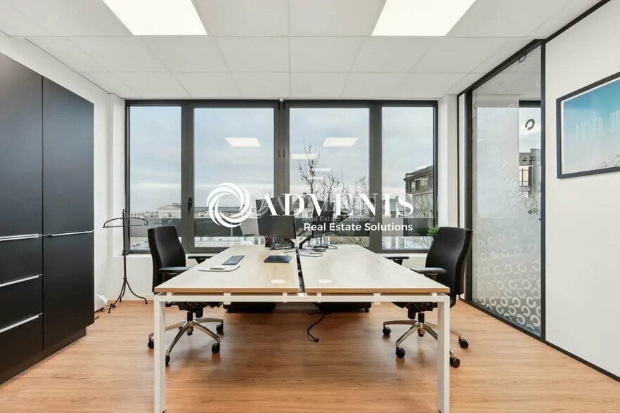 Bureau dans Chessy à vendre - Photo intérieure – Image 2 sur 12