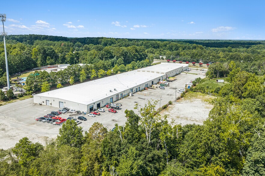 3301 Jones Sausage Rd, Garner, NC à louer - Photo de l’immeuble – Image 3 sur 11