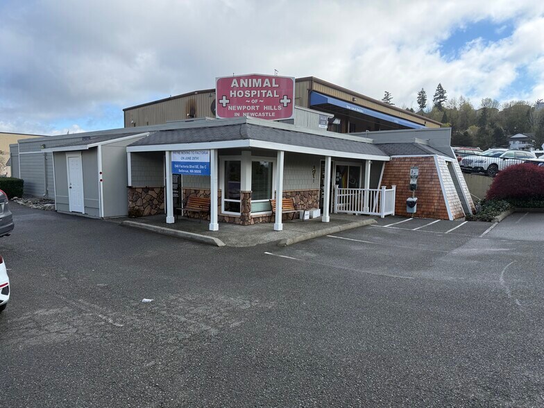 13018 Newcastle Way, Newcastle, WA à louer - Photo principale – Image 1 sur 6