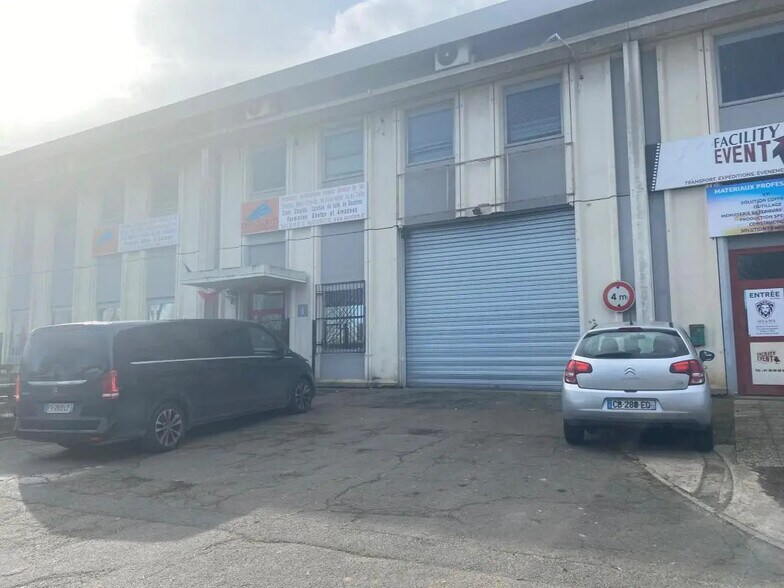 Bureau dans Sarcelles à louer - Photo de l’immeuble – Image 2 sur 7