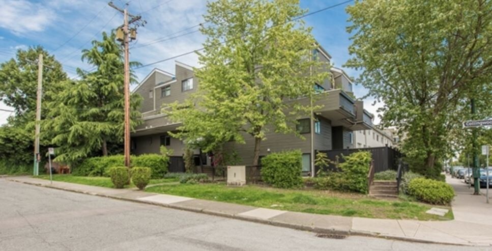 3495 W 4th Ave, Vancouver, BC à vendre - Photo de l’immeuble – Image 2 sur 13