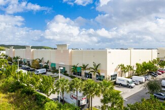 Plus de détails pour 3151 NW 27th Ave, Pompano Beach, FL - Industriel/Logistique à louer