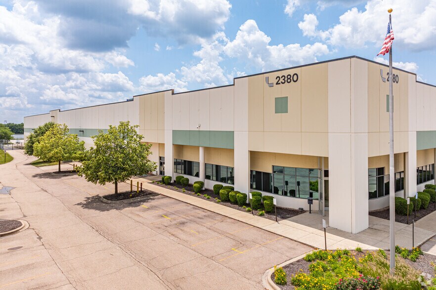 2380 Sullivan Rd, Aurora, IL à louer - Photo de l’immeuble – Image 1 sur 13
