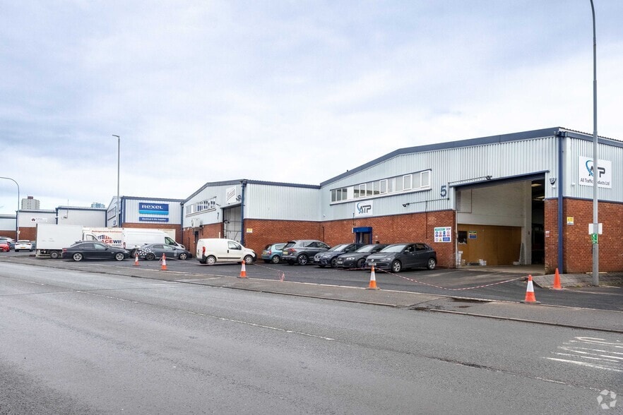 Planetary Rd, Willenhall à louer - Photo principale – Image 1 sur 4