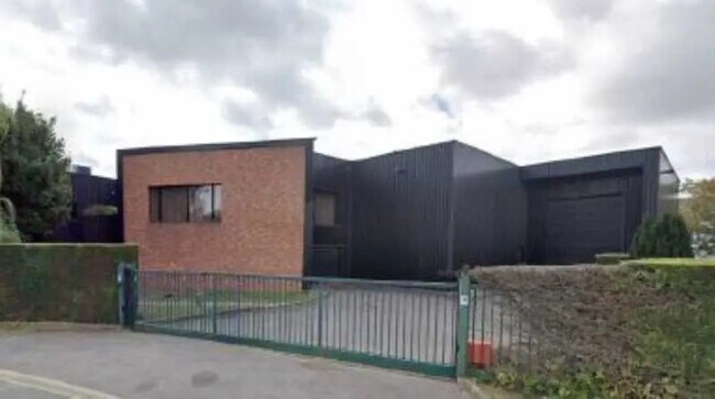 Plus de détails pour Bureau, Industriel/Logistique à louer