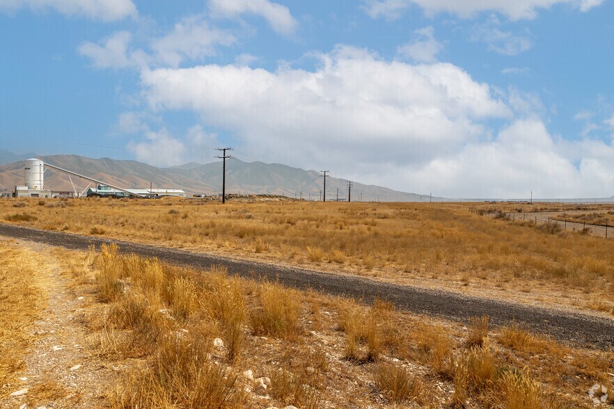 300 S Industrial Loop Rd, Tooele, UT à vendre - Photo de l’immeuble – Image 2 sur 13