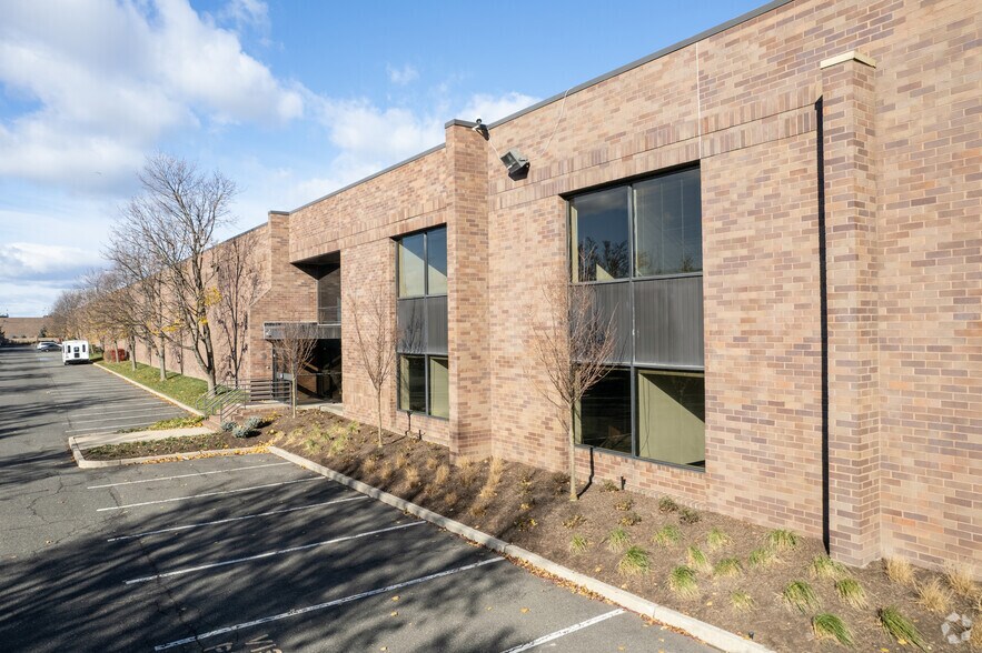 800 Central Blvd, Carlstadt, NJ à louer - Photo de l’immeuble – Image 2 sur 4