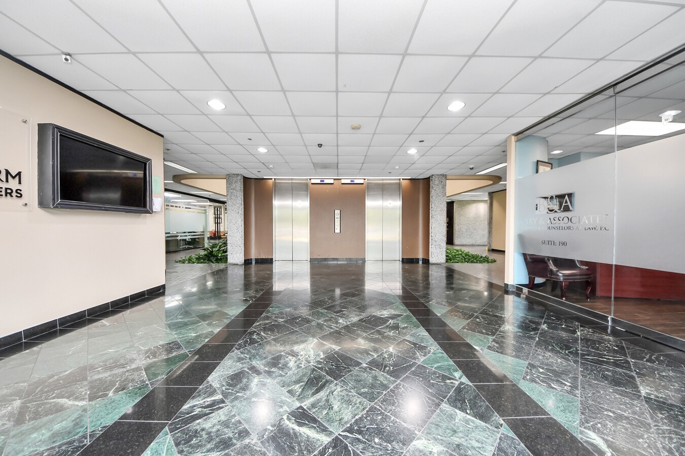6100 Corporate Dr, Houston, TX 77036 - Lot 2E - - Hall d’entrée - Image 2 of 23