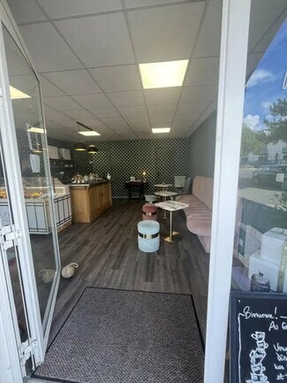 Plus de détails pour Local commercial à louer