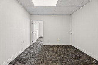 111 Waterloo St, London, ON à louer Photo intérieure– Image 1 sur 4