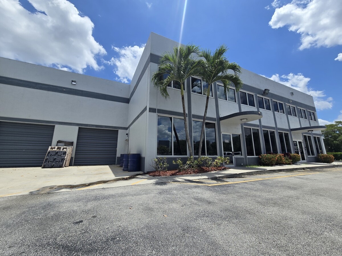 3760-3788 NW 124th Ave, Coral Springs, FL 33065 - Lot 212 - - Photo intérieure - Image 1 of 13