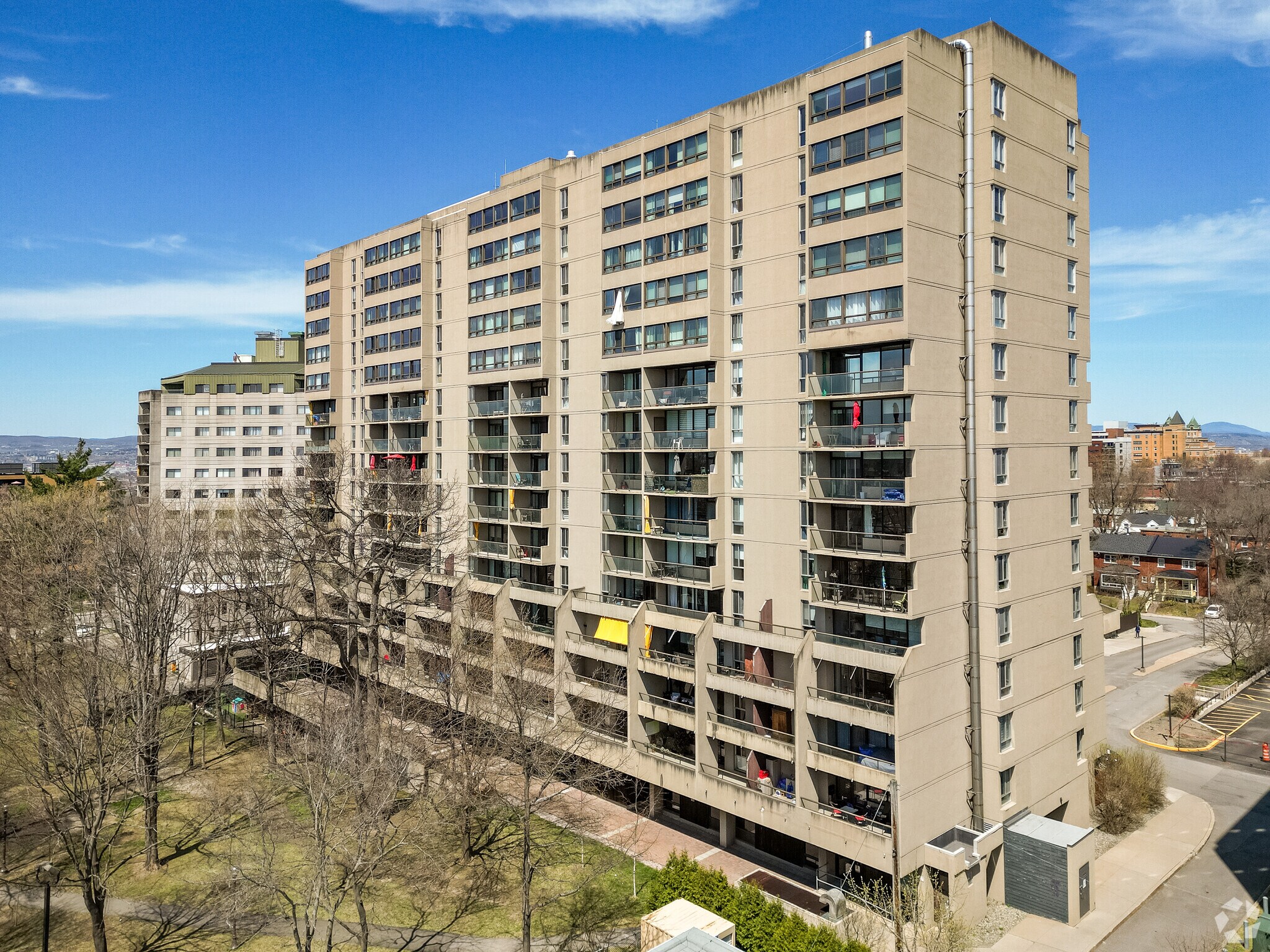 830-840 Av Ernest-Gagnon, Québec, QC à louer Photo principale– Image 1 sur 28