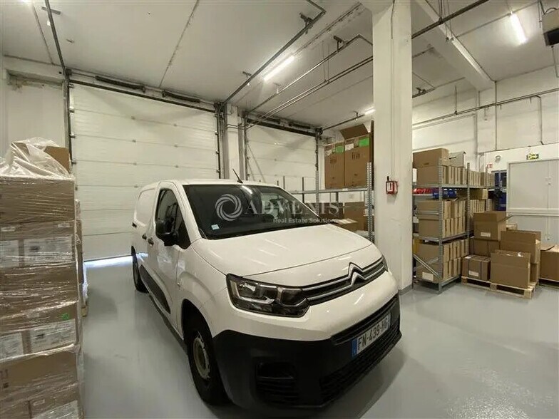 Local d’activités dans Gennevilliers à louer - Photo de l’immeuble – Image 3 sur 6