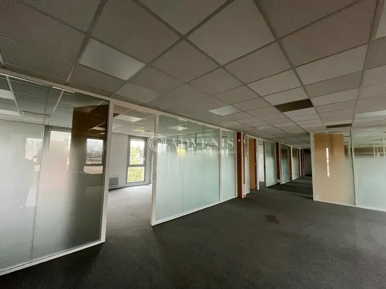 Bureau dans Vélizy-Villacoublay à vendre - Photo intérieure – Image 3 sur 6