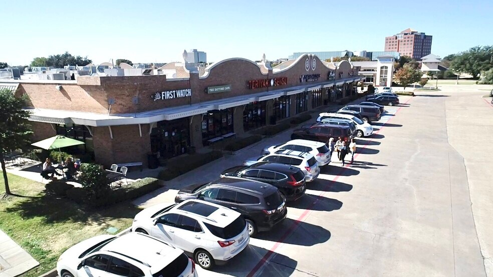 930 E Campbell Rd, Richardson, TX à louer - Photo de l’immeuble – Image 2 sur 4