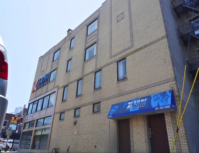 5617-5619 Bergenline Ave, West New York, NJ à louer - Photo de l’immeuble – Image 2 sur 4