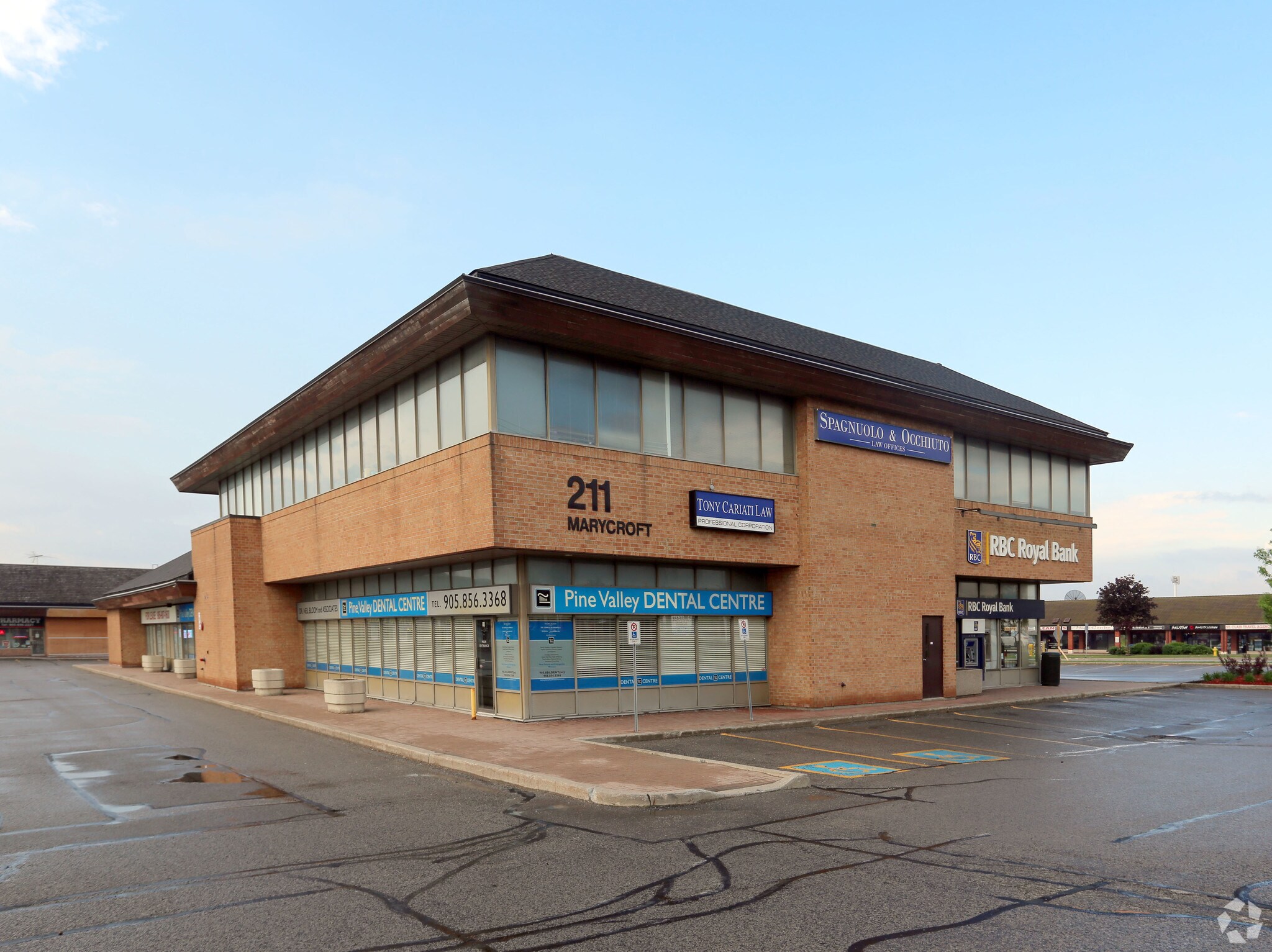 205-211 Marycroft Ave, Vaughan, ON à louer Photo principale– Image 1 sur 5
