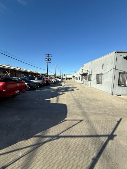 2200 Chico Ave, South El Monte, CA à louer - Photo de l’immeuble – Image 3 sur 8